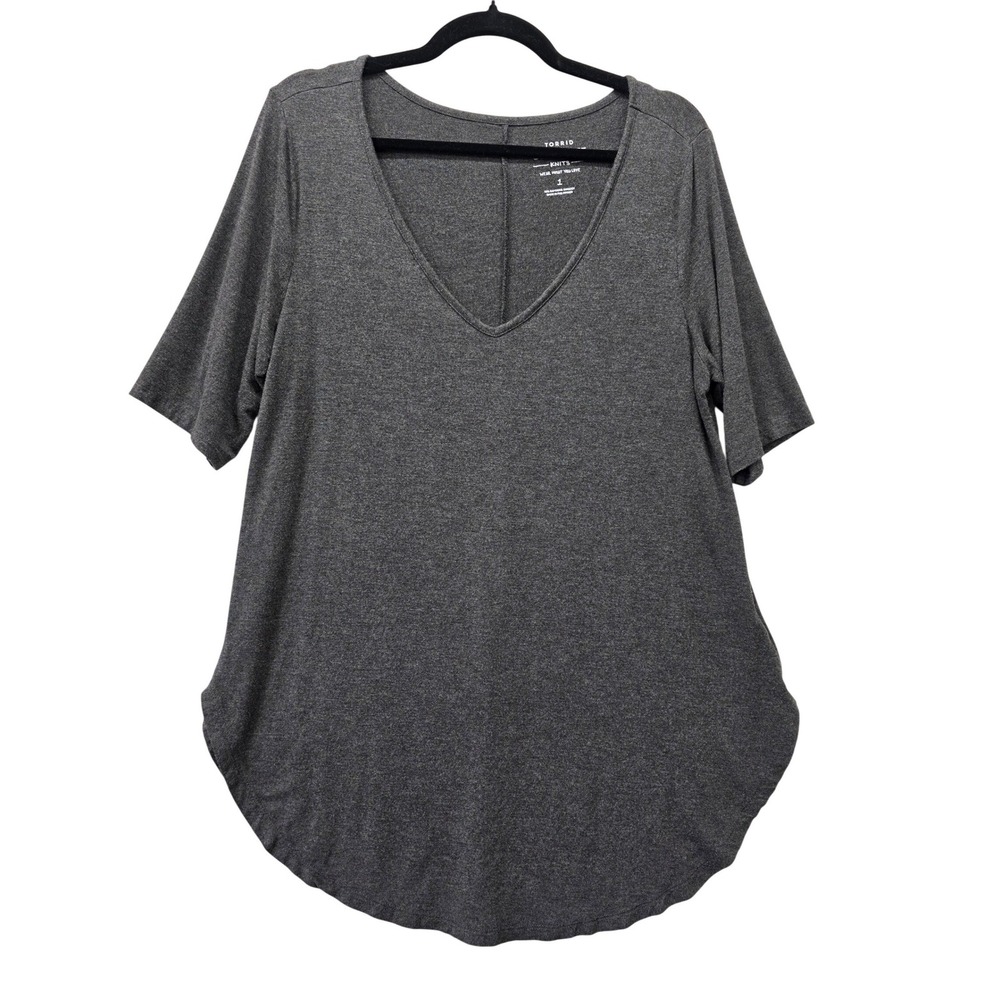 Torrid Super Soft Knits Grey V-Neck Tunic Short Sleeve Curved Hem Top Size 1